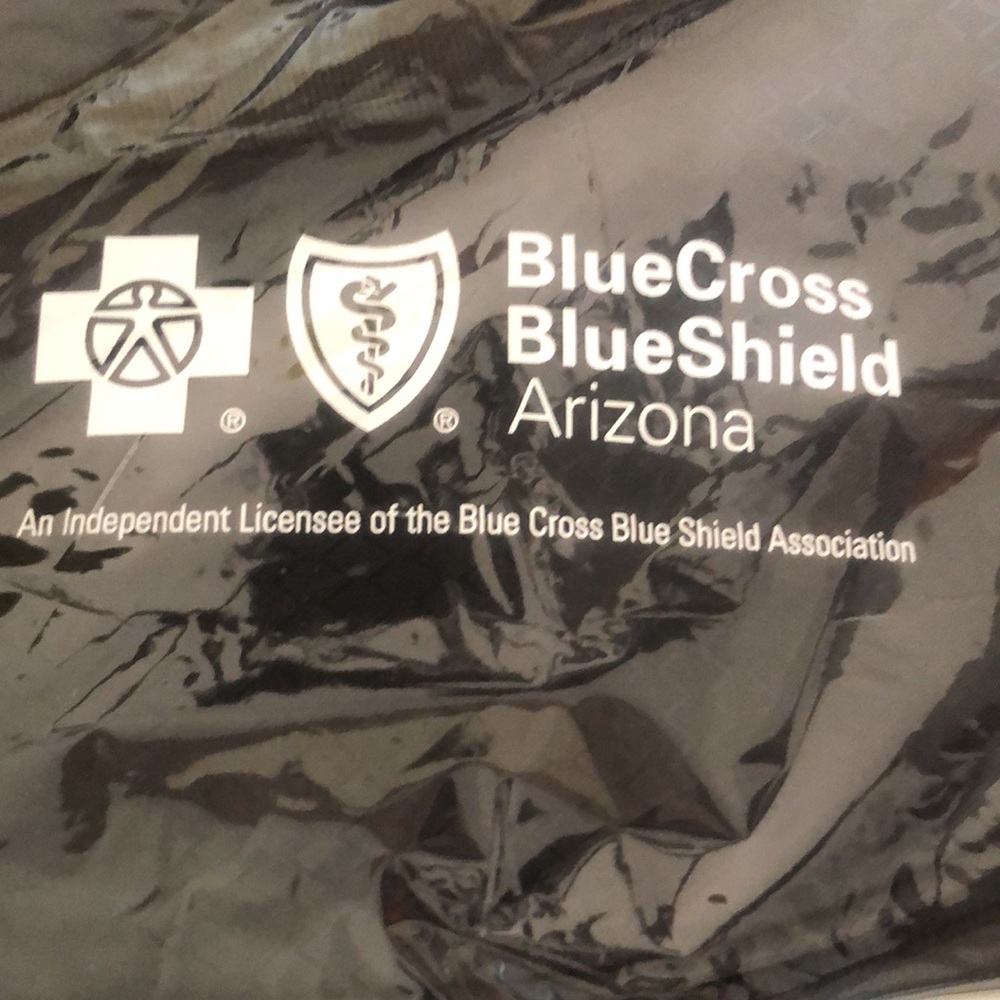 Arizona Coyotes Black Gym Bag - Picture 12 of 12